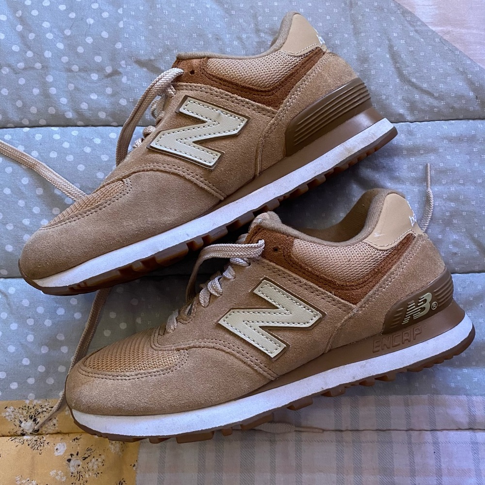 New Balance 574 in tan and brown